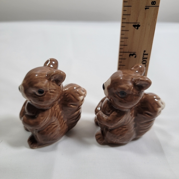 Squirrel Salt and Pepper Shakers, Ceramic 2.5", Collectible Animal Shaker - Picture 9 of 10